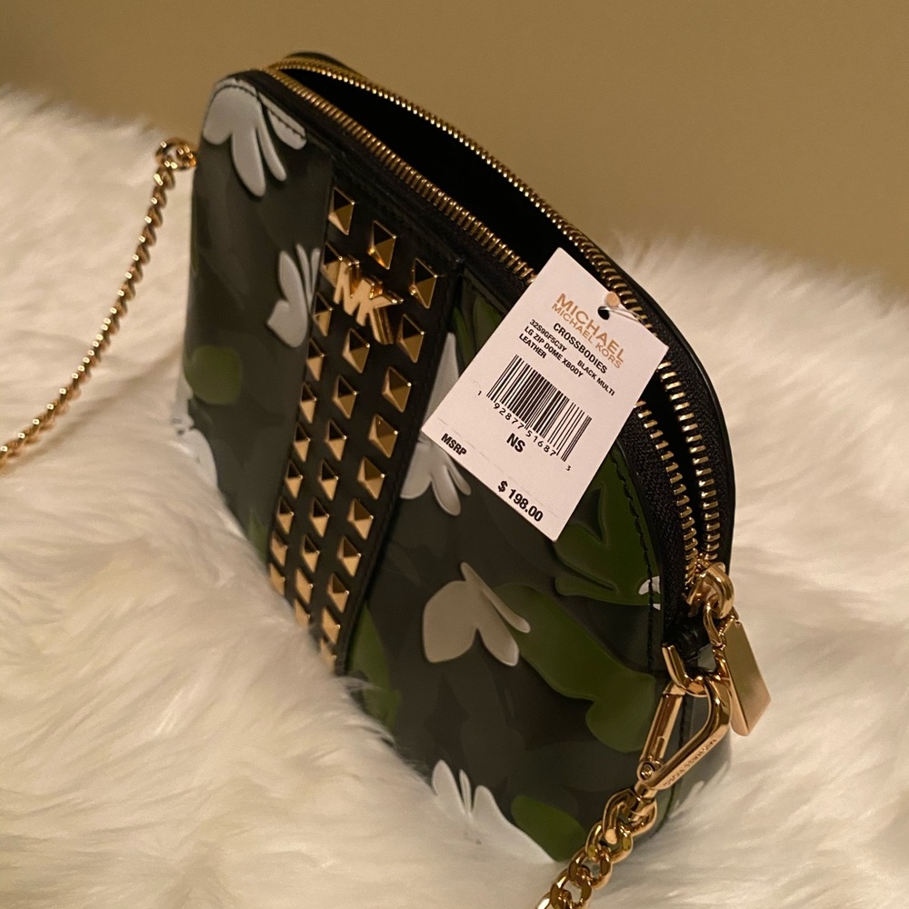 Michael Kors crossbody Purse - Picture 1 of 4